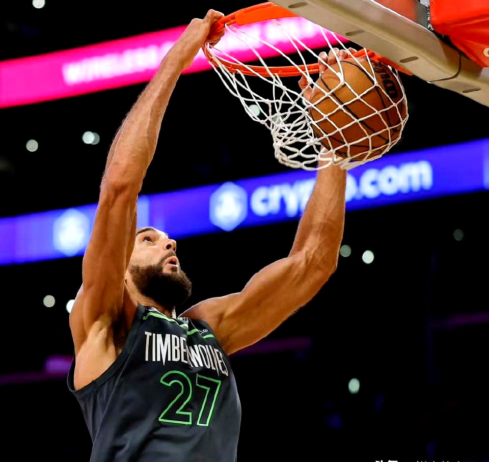 步行者强势鹈鹕，戈贝尔完成帽子戏法的简单介绍