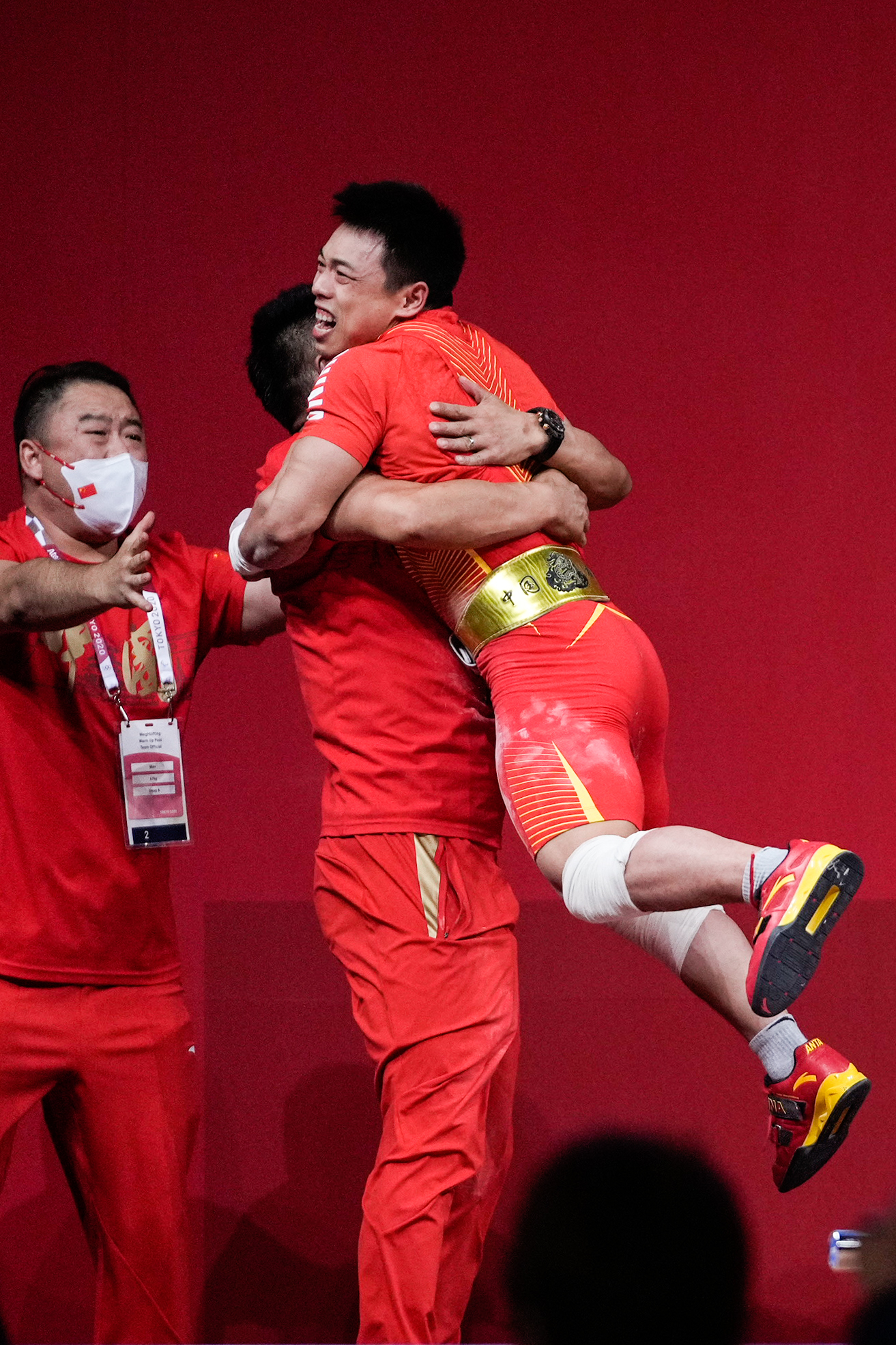 包含泰国羽毛球队碾压法国羽毛球队，辛杜绝境逆转的词条