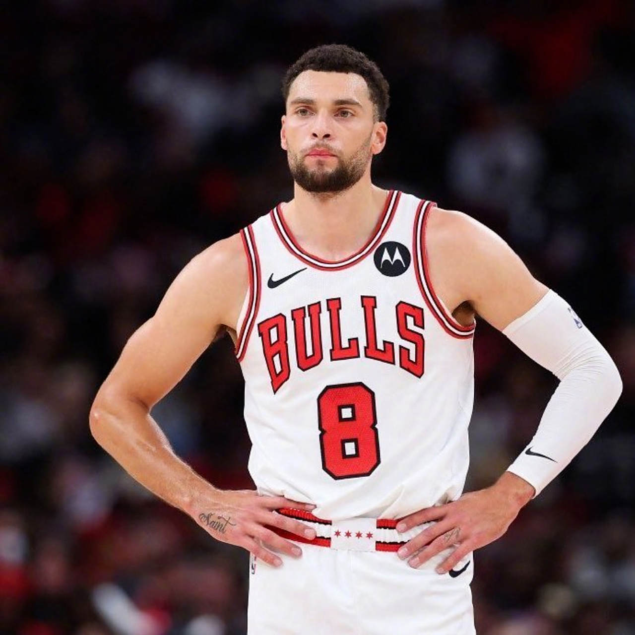 关于公牛连败创纪录，拉文演绎绝望状态的信息