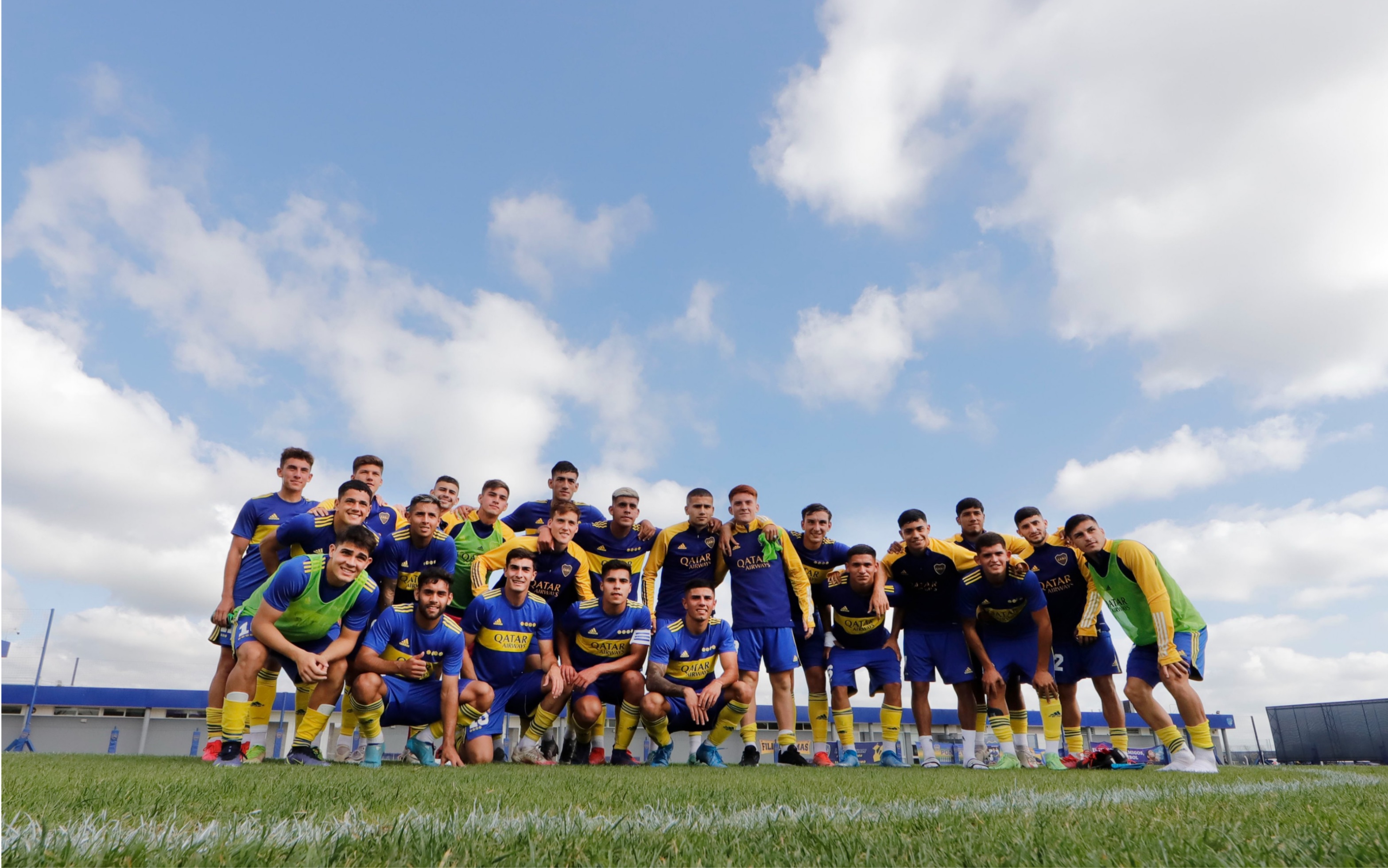 爱游戏下载-博尔多队在比赛中展现出色的表现