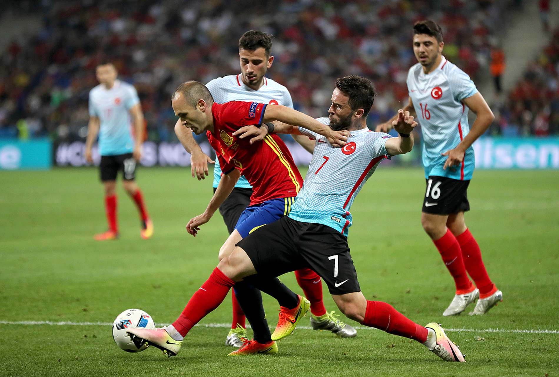 关于瑞士队在欧预赛中击溃斯洛伐克,晋级前景看好的信息 关于瑞士队在欧预赛中击溃斯洛伐克,晋级前景看好的信息