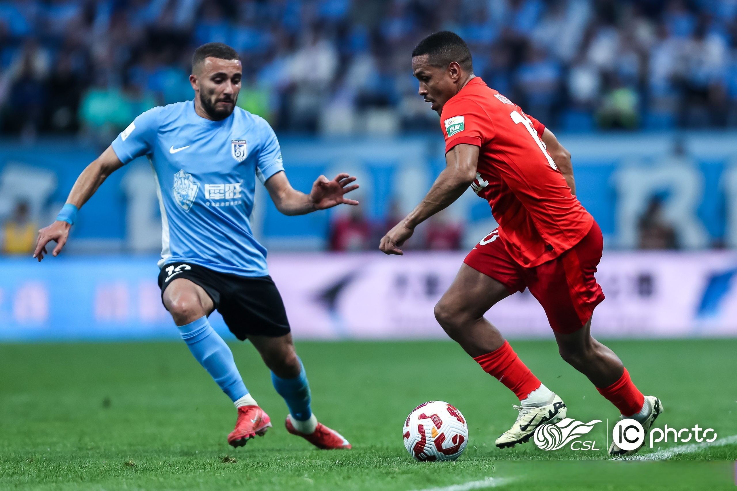 门兴格拉德巴赫客场击败汉堡，取得新赛季首胜的简单介绍