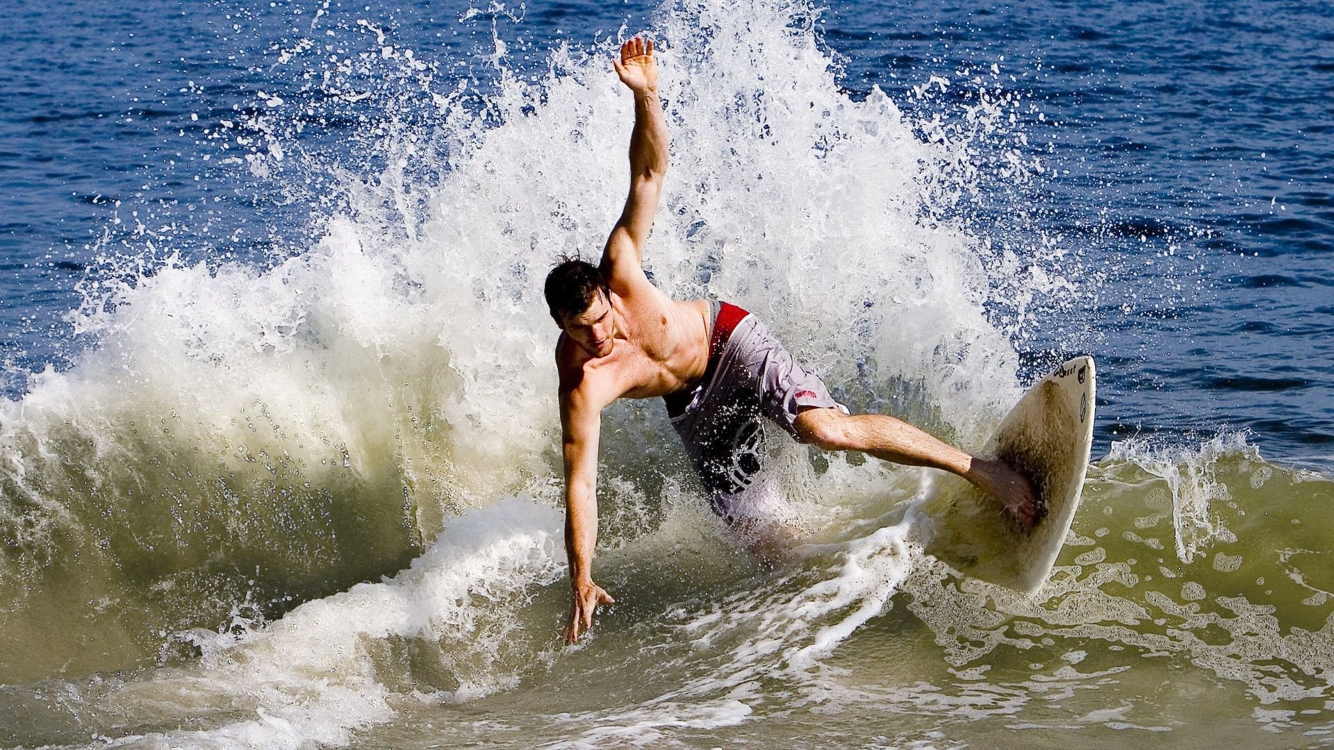 德甲争冠战之夜,莫德里奇在焦点战证明自己