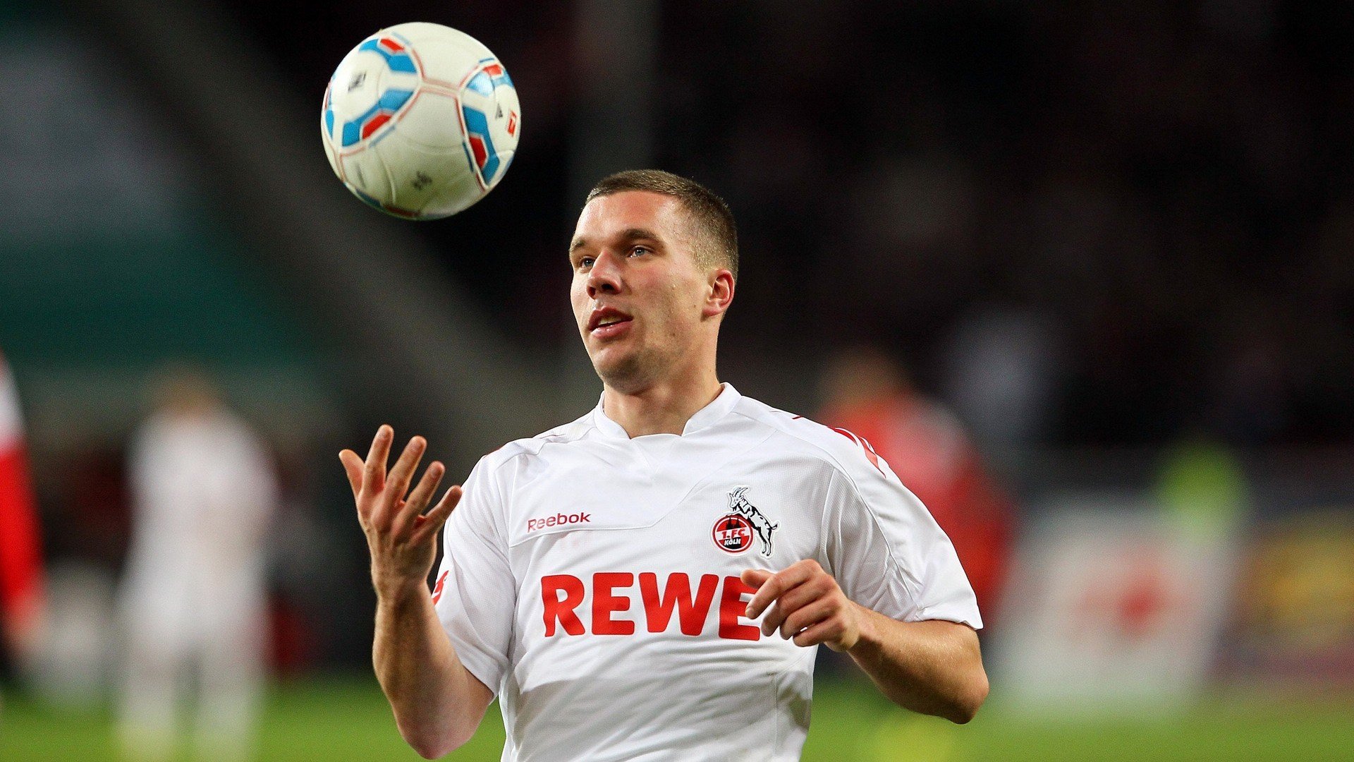 爱游戏-当C罗在欧冠半决赛接管比赛，皇家社会如何打穿里昂的防线？